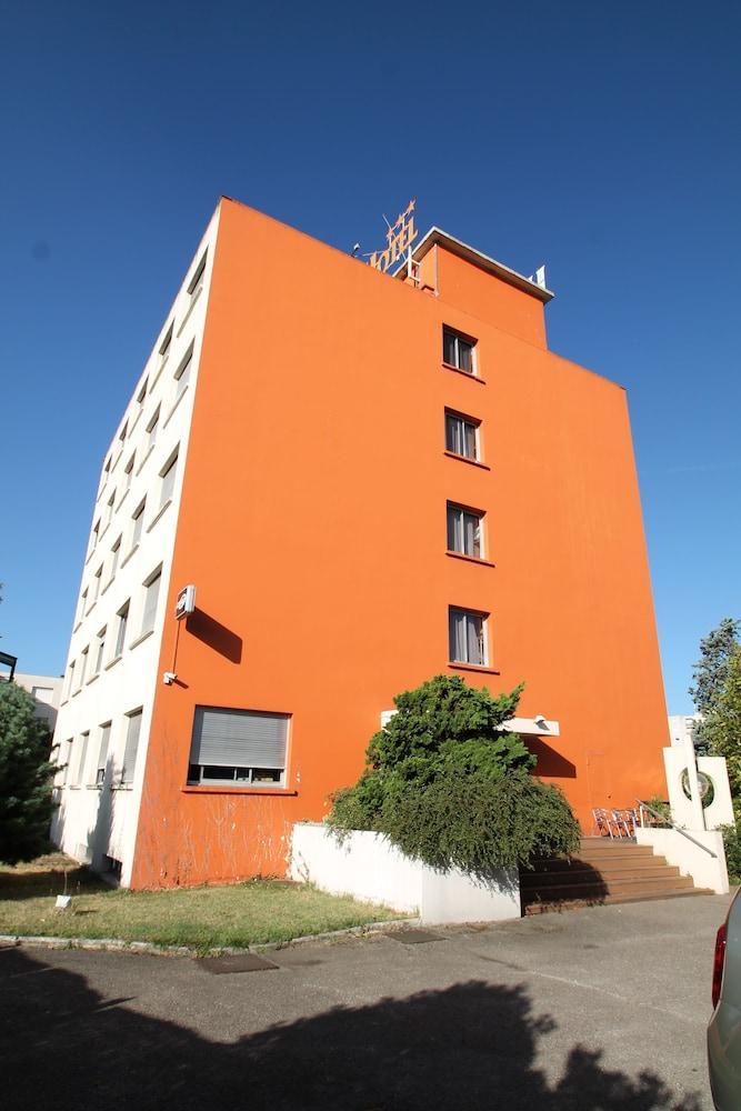 Adonis Lyon Est Hotel Artys Saint-Priest-en-Jarez Exterior photo