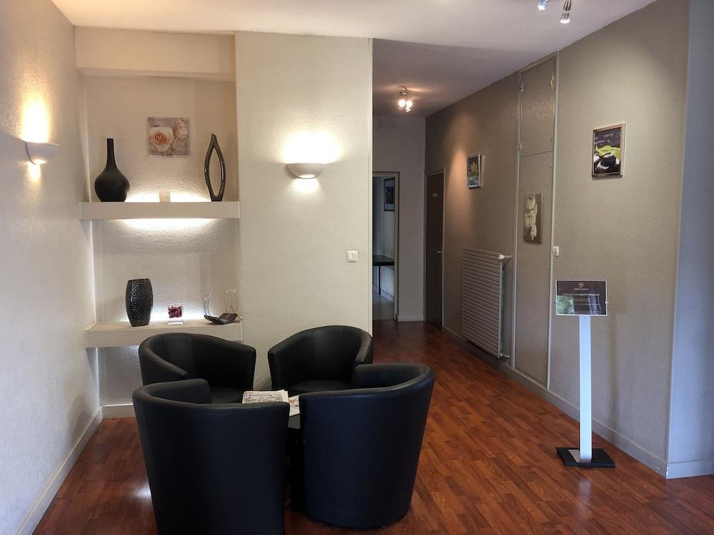 Adonis Lyon Est Hotel Artys Saint-Priest-en-Jarez Exterior photo