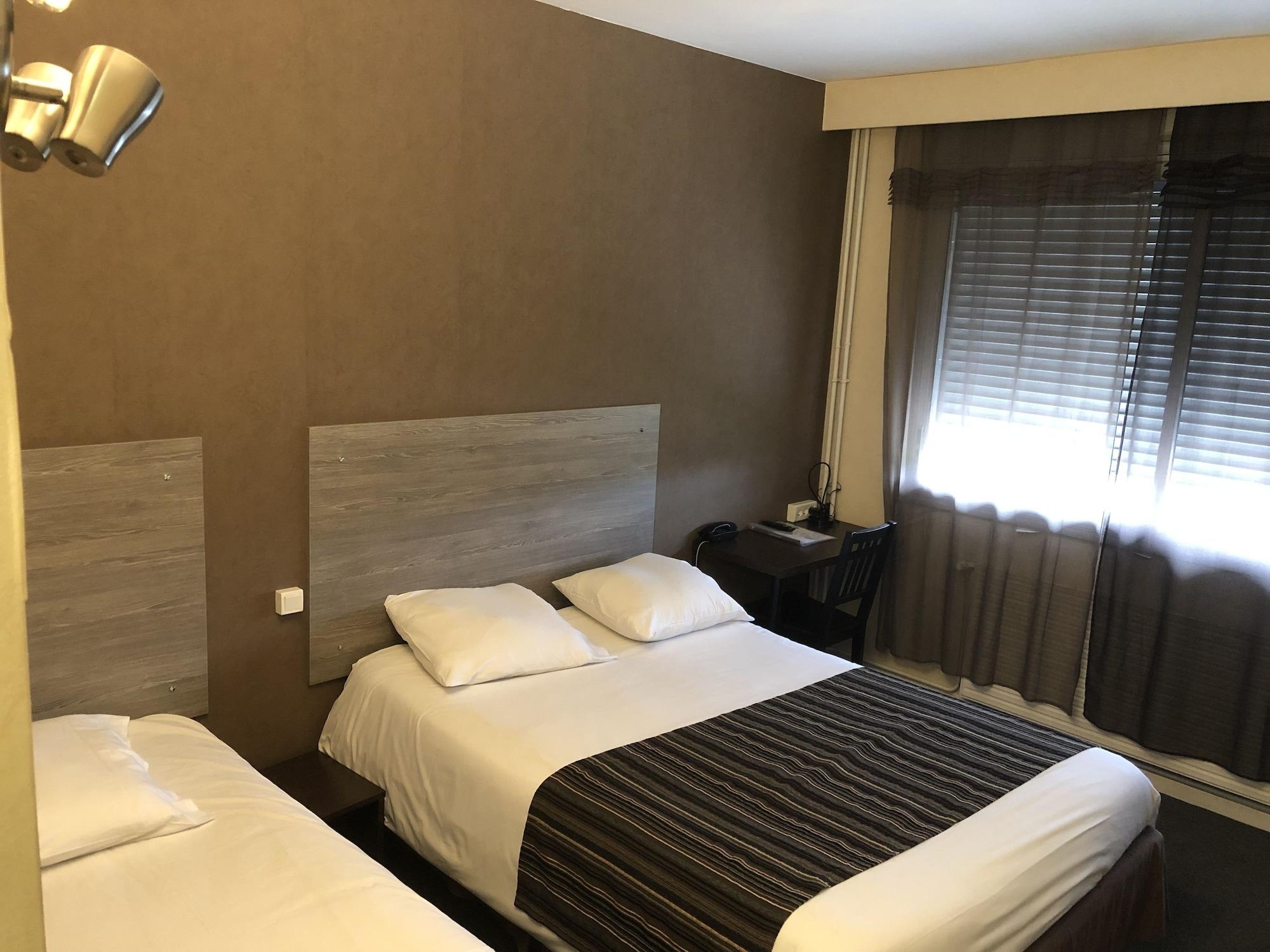 Adonis Lyon Est Hotel Artys Saint-Priest-en-Jarez Exterior photo