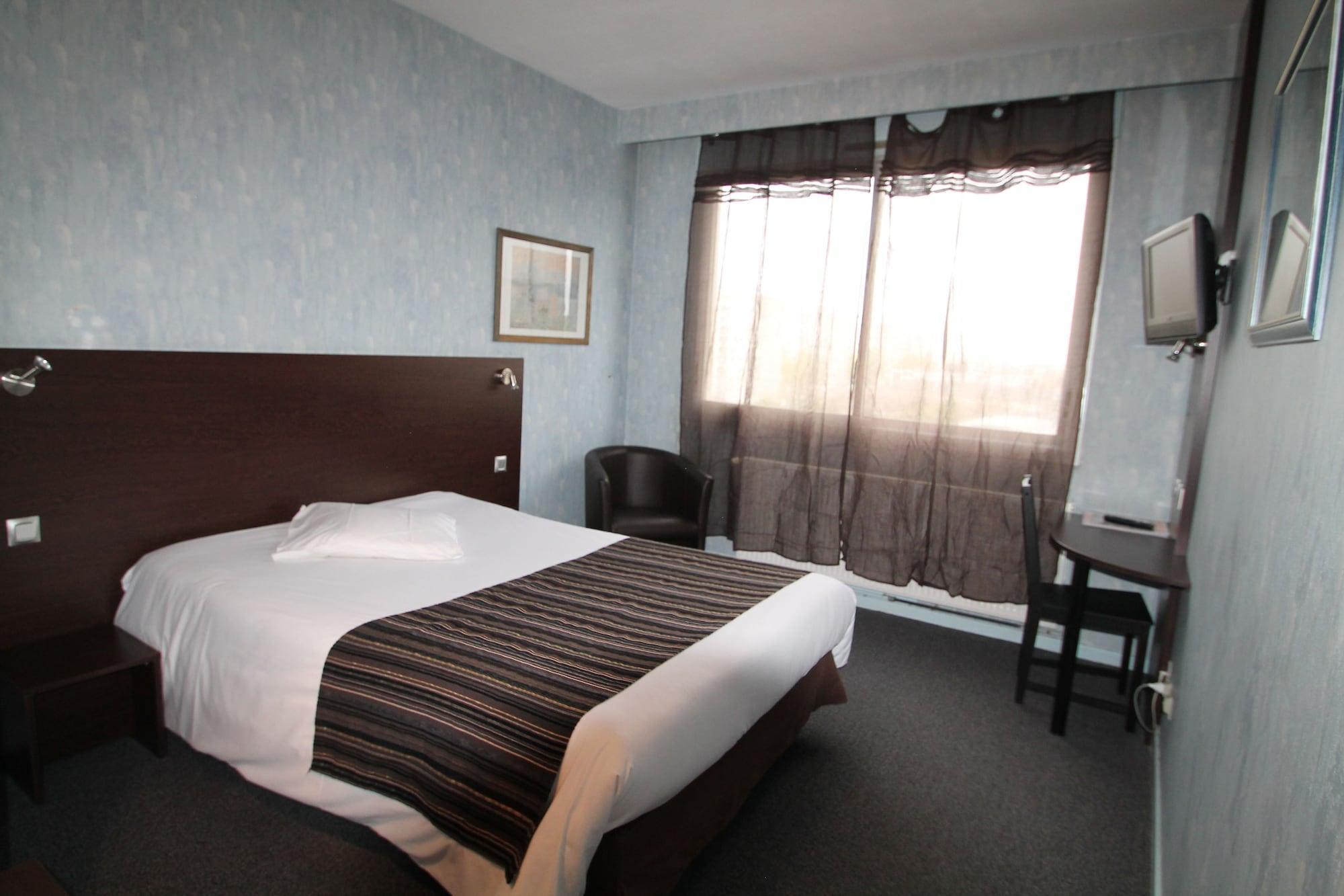 Adonis Lyon Est Hotel Artys Saint-Priest-en-Jarez Exterior photo