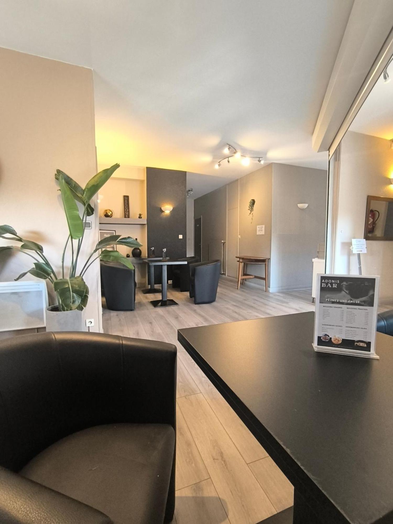 Adonis Lyon Est Hotel Artys Saint-Priest-en-Jarez Exterior photo